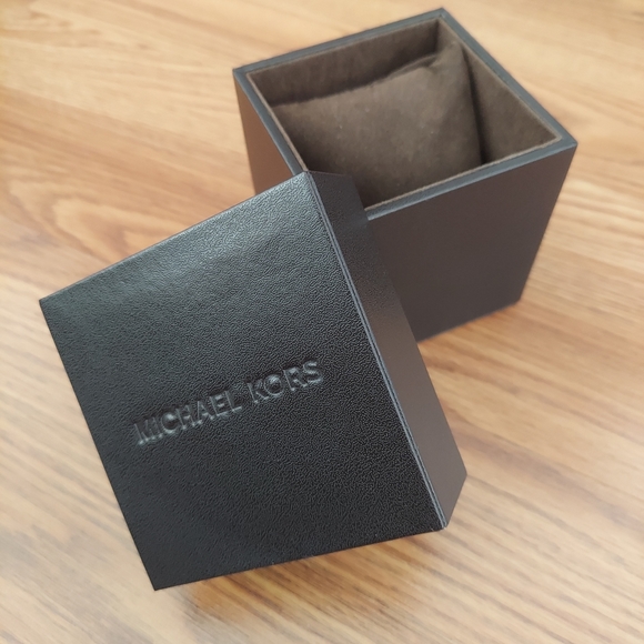 Michael Kors Hardcase Leather Watch Box - Picture 3 of 7